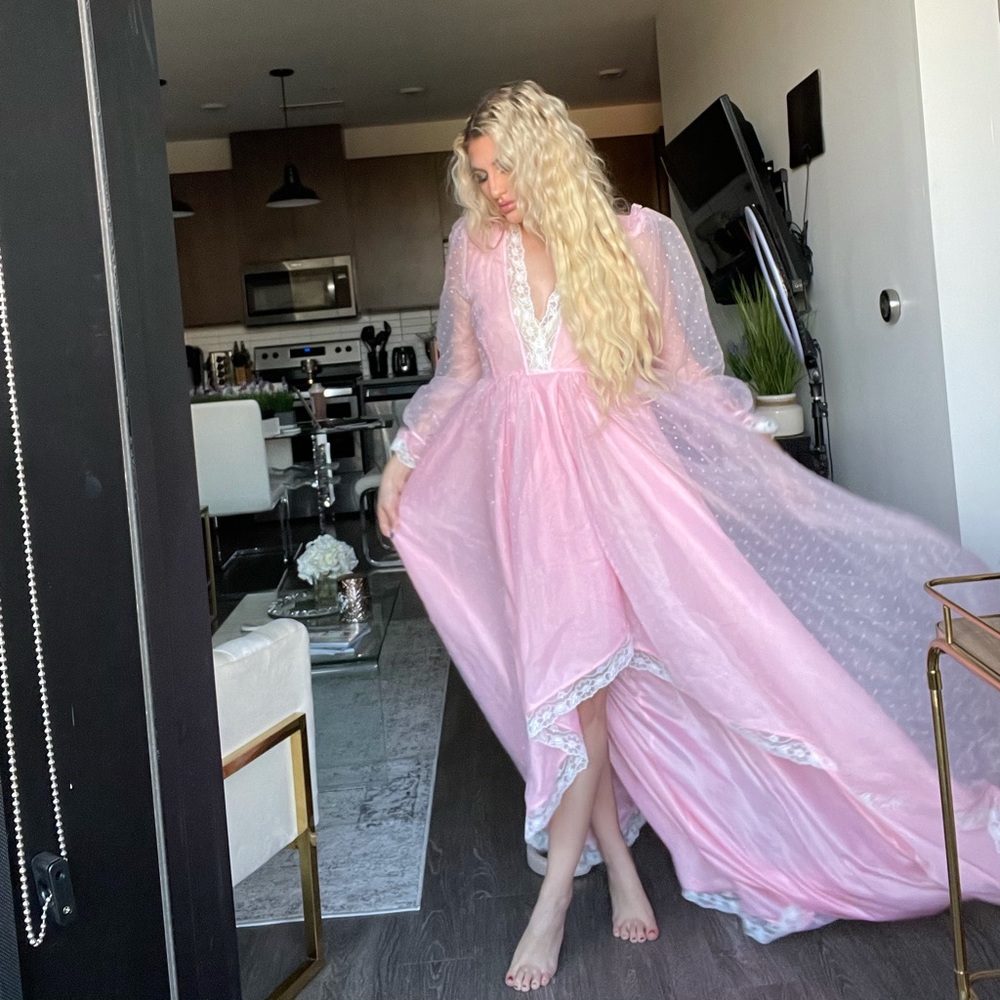 Selkie pink robe dress the morning glory piegnoir